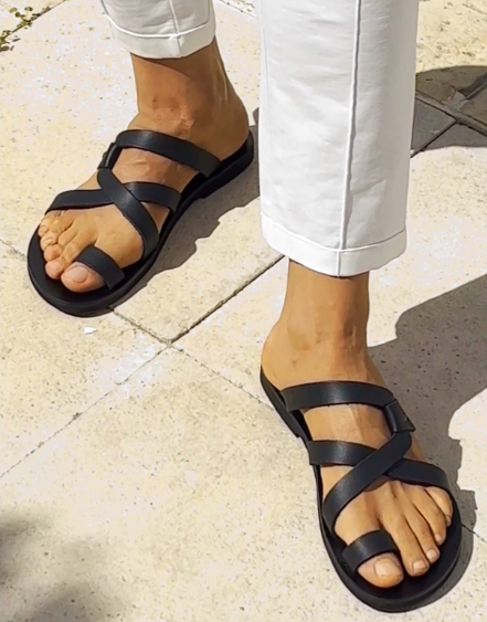 Helios Men’s Greek Leather Sandals – Black product video